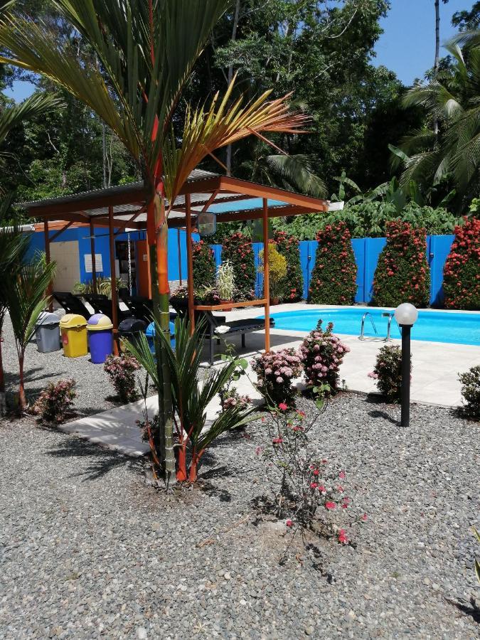 Puerto Vargas Lodge Cahuita Kültér fotó
