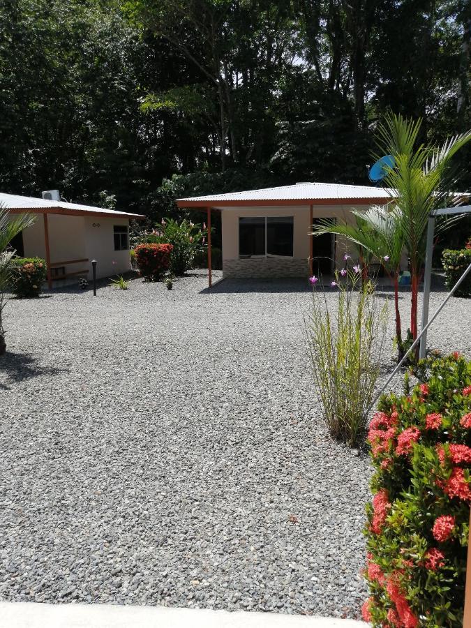 Puerto Vargas Lodge Cahuita Kültér fotó